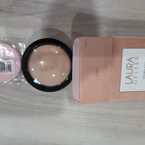 Laura Geller Double Take Baked Foundation - Soft Pink - Picture 3 of 3